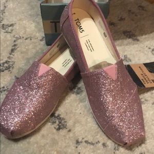NWT Toms Rose Glitter Shoes